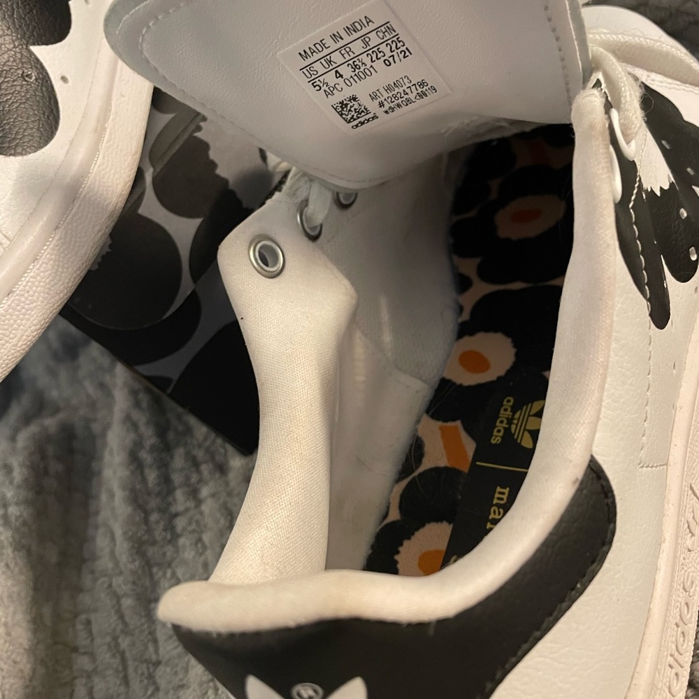 adidas Originals x Marimekko White Sneakers with Black Floral Print - Picture 8 of 10